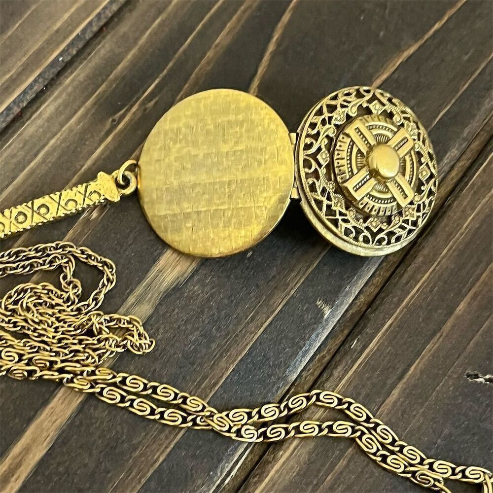 VTG Gold Tone Maltese Cross Medallion Double Byzantine Chain Locket Necklace - Picture 5 of 9